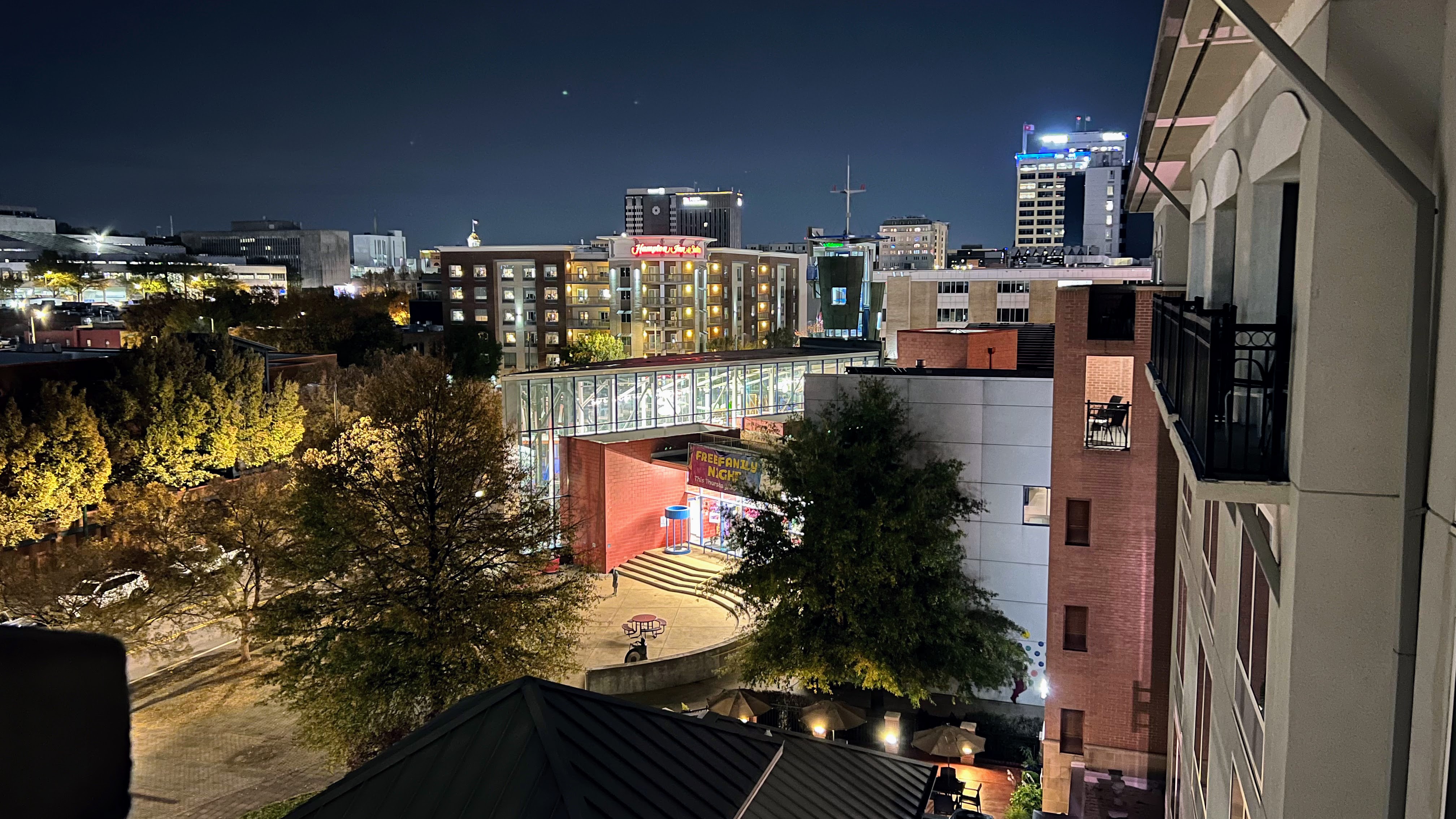 A Luxurious Stay In The Heart Of Downtown Chattanooga