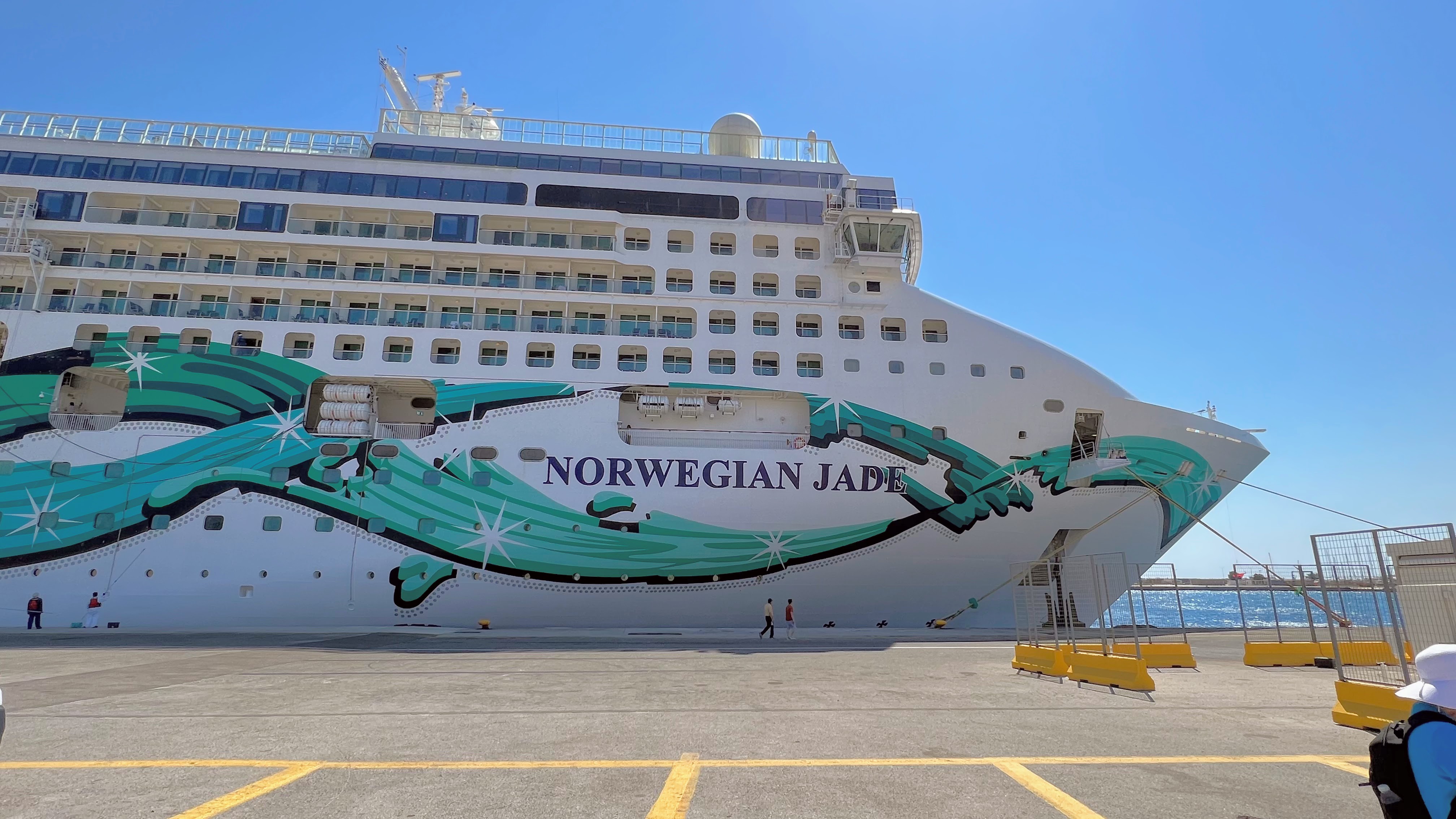 Cruise Guide for First-Timers: Everything You Need to Know 🚢🌊